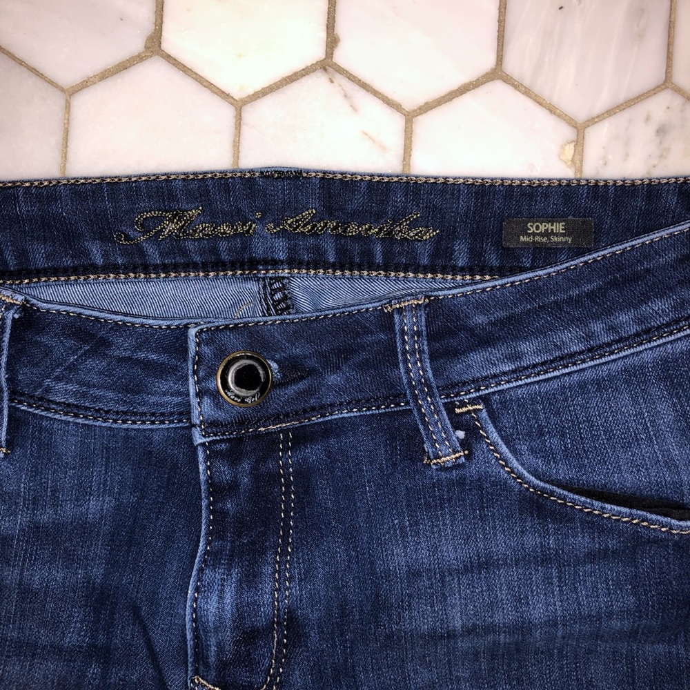 MAVI brand SOPHIE mid rise skinny blue jeans!